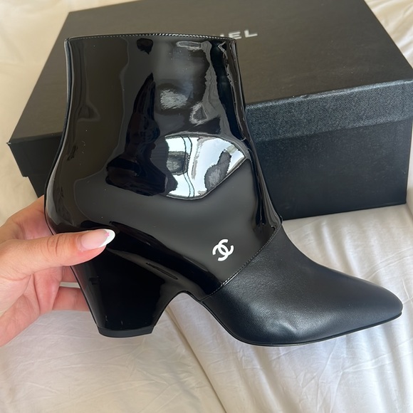 Channel Boots - Picture 2 of 4